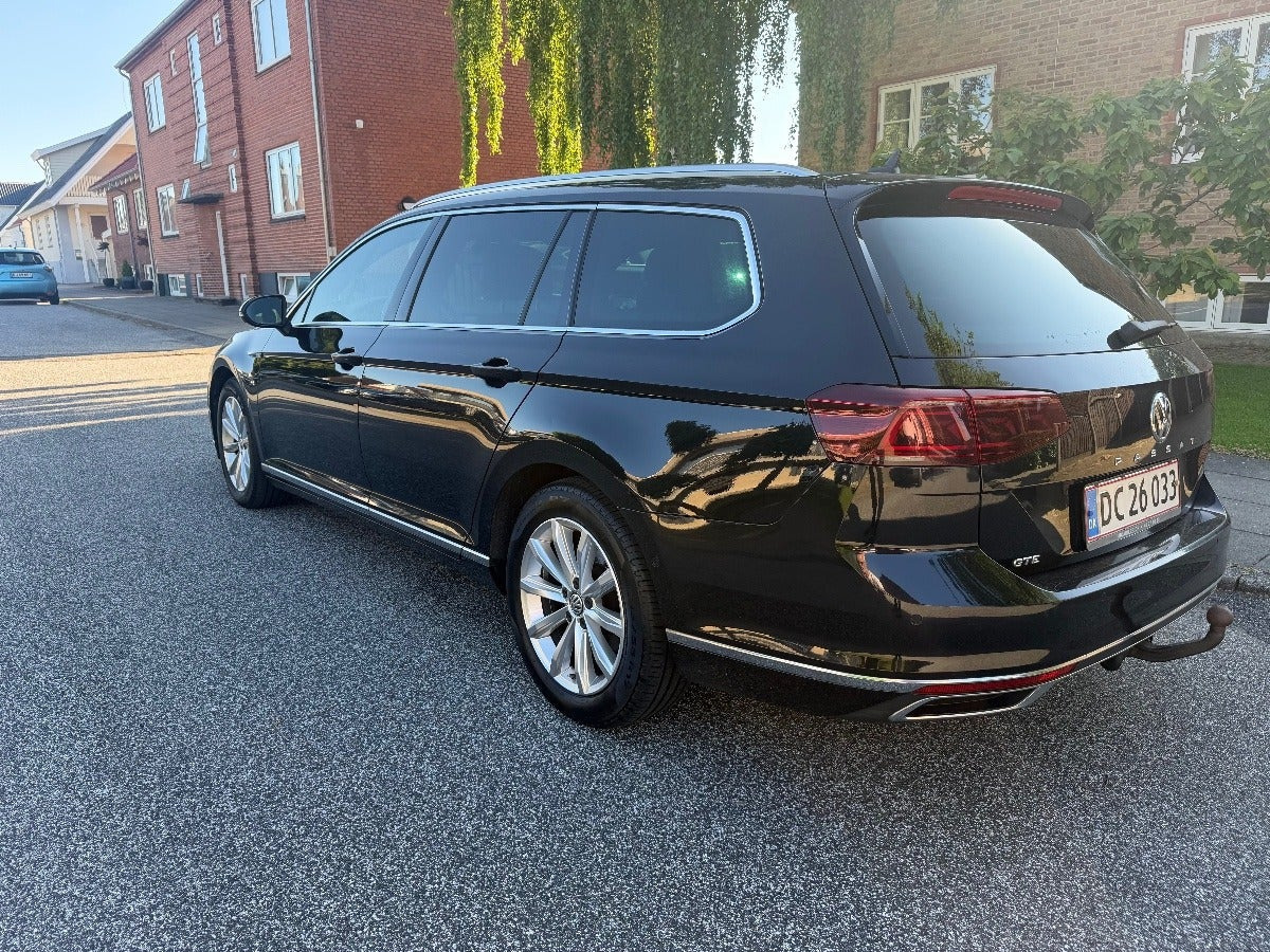 Sort VW Passat fra 2019