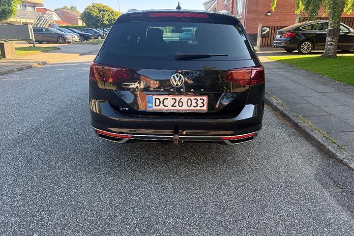 Sort VW Passat fra 2019