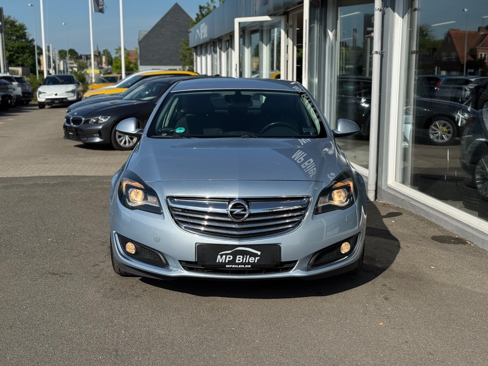 Blå Opel Insignia fra 2014