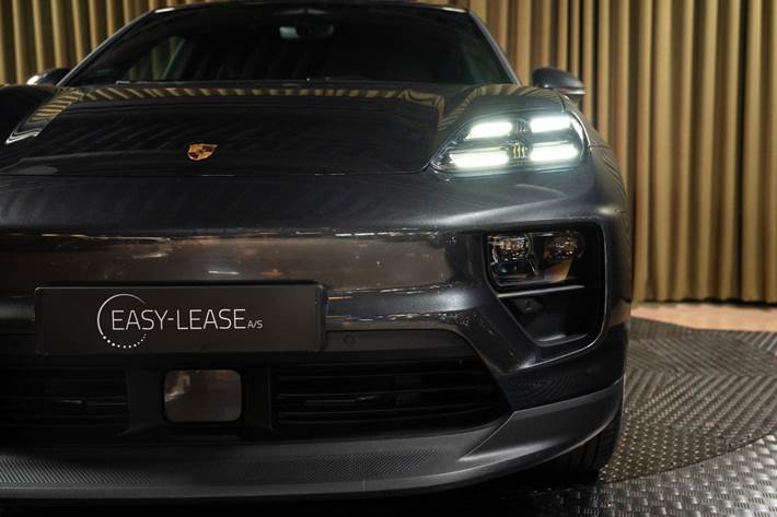 Grå Porsche Macan fra 2025