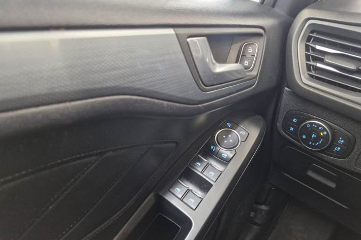 Grå Ford Focus fra 2019