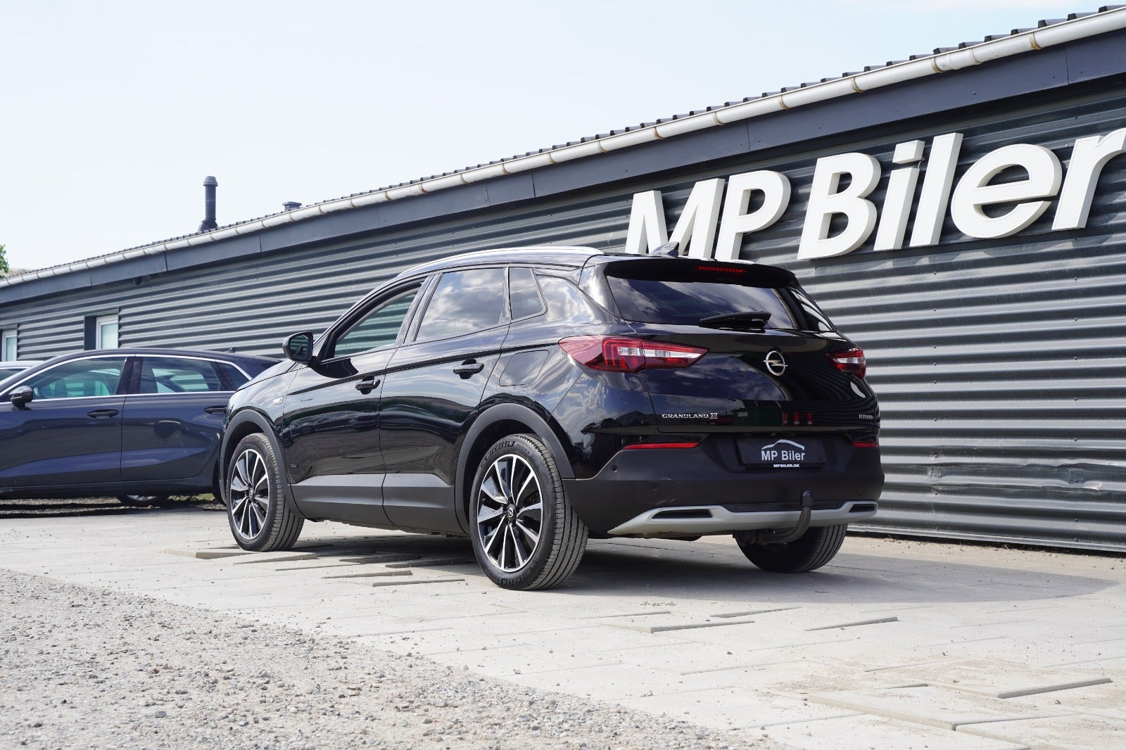 Sort Opel Grandland X fra 2021