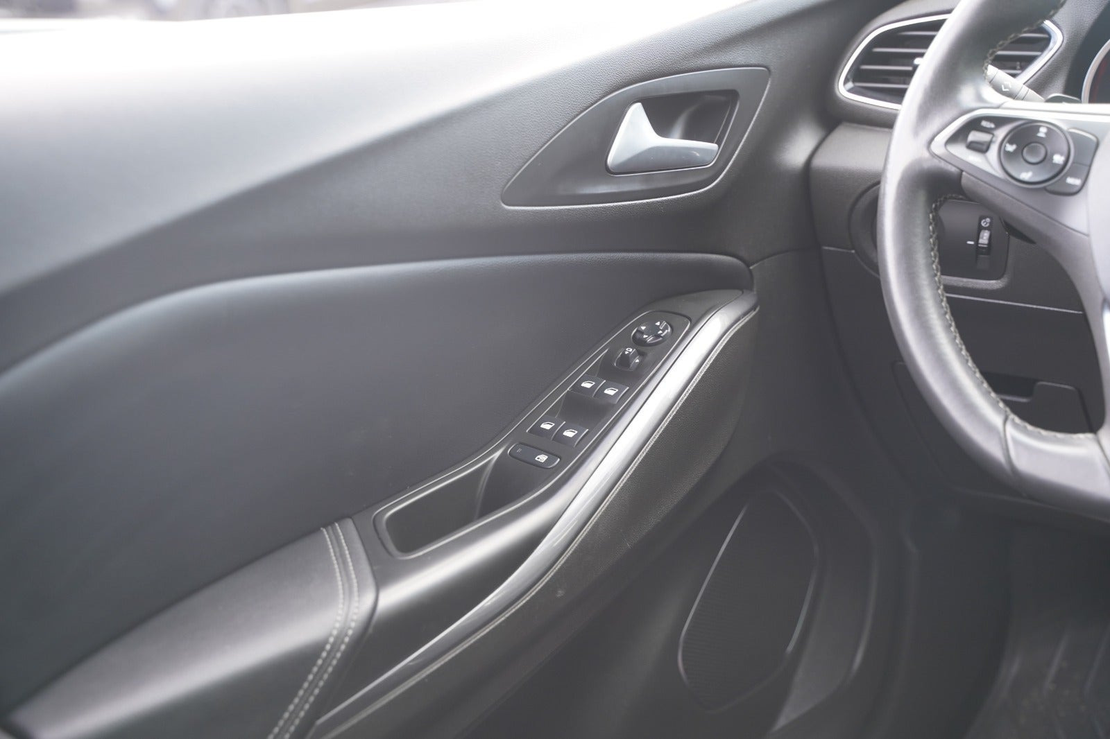 Sort Opel Grandland X fra 2021