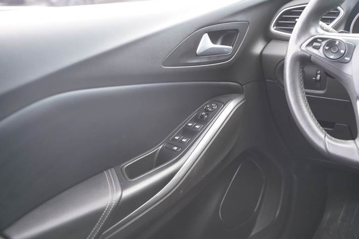 Sort Opel Grandland X fra 2021