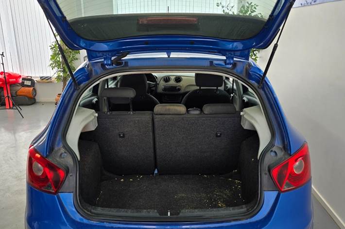 Blå Seat Ibiza fra 2013