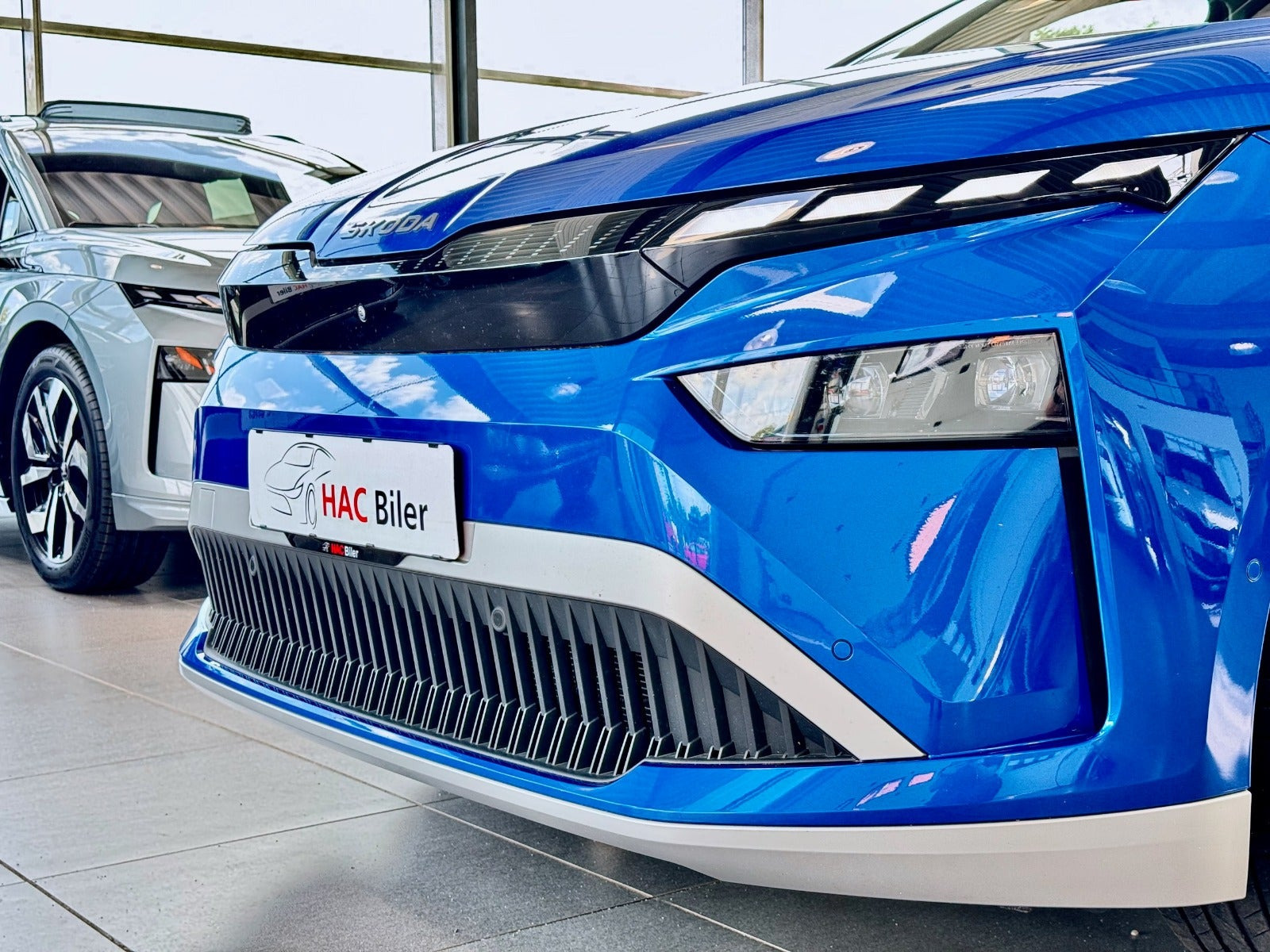 Blå Skoda Enyaq fra 2026
