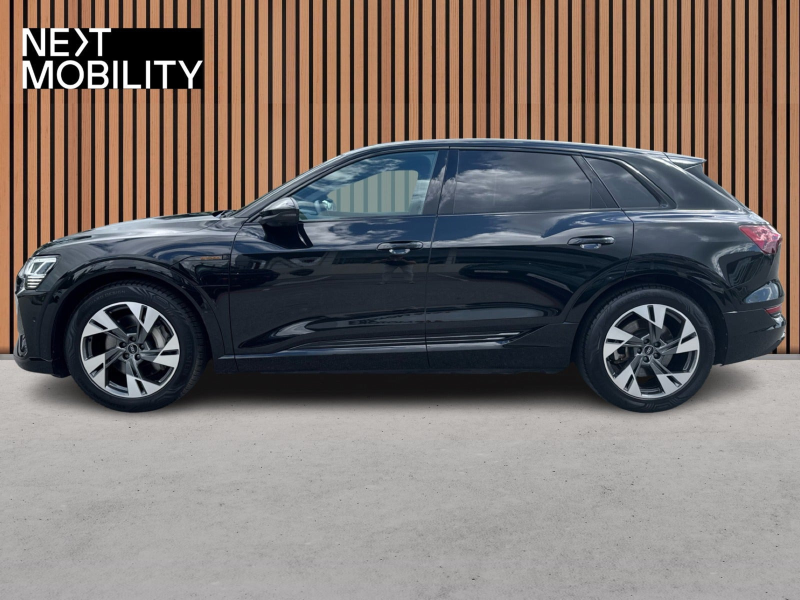 Sort Audi e-tron fra 2023