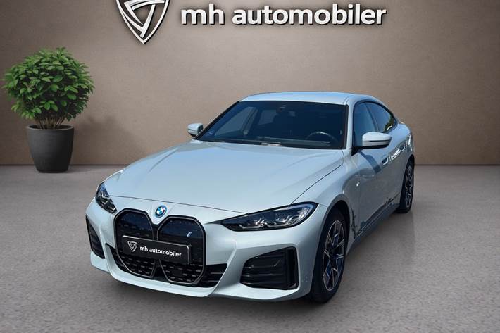 Grå BMW i4 fra 2023