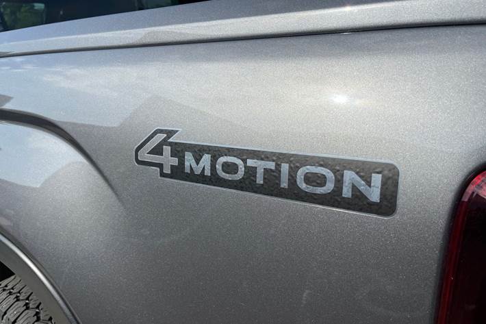 Grå VW Amarok fra 2023