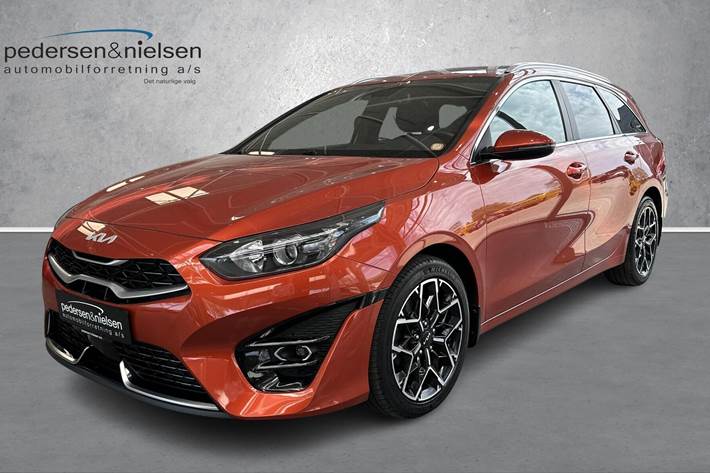 Orange Kia Ceed fra 2021