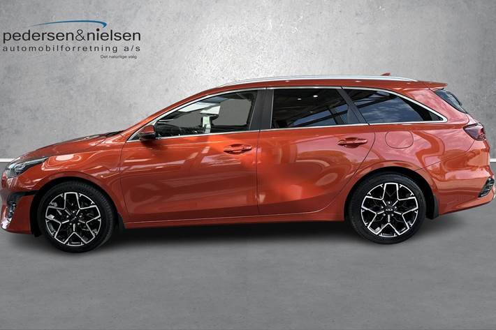 Orange Kia Ceed fra 2021