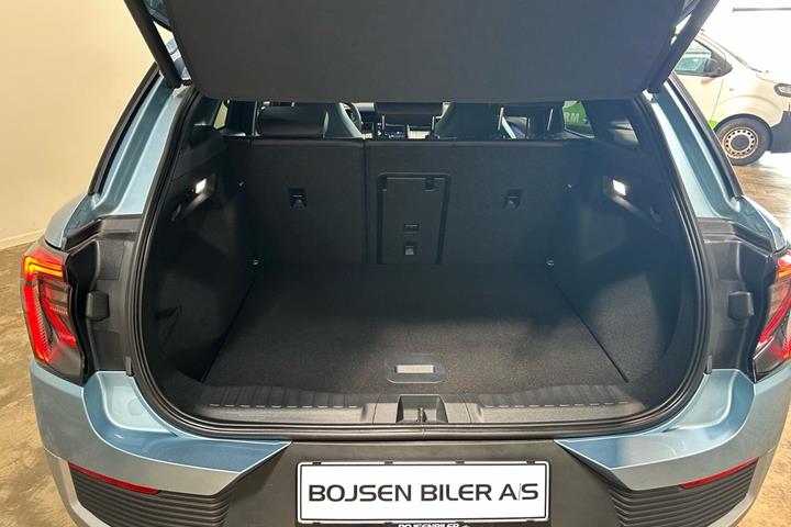 Blå Ford Explorer fra 2024 set udefra