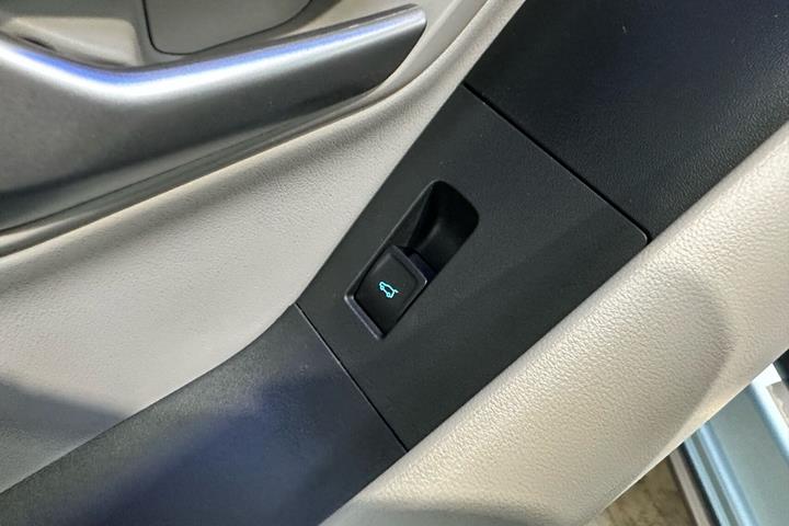 Blå Ford Explorer fra 2024