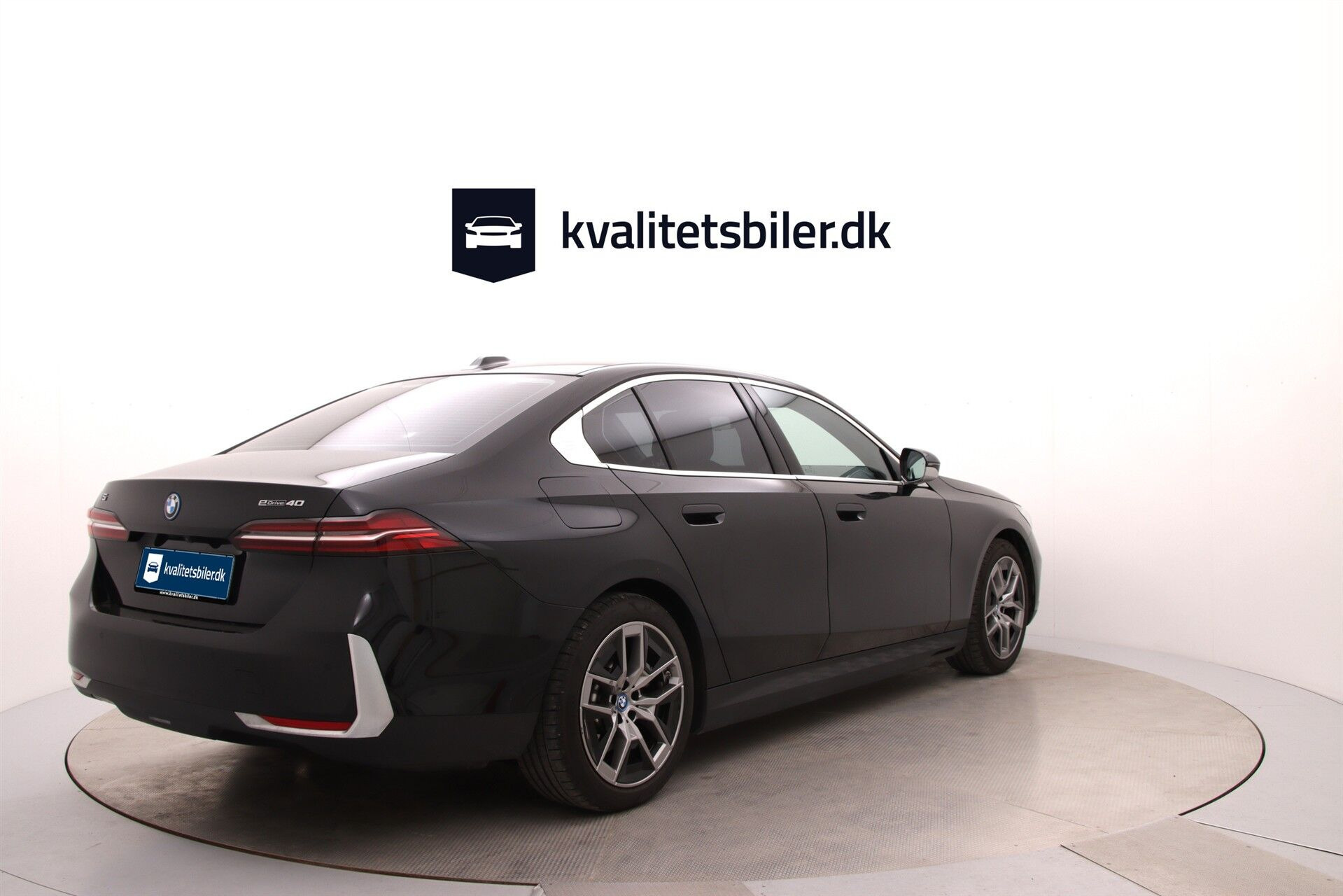 Sort BMW i5 fra 2024