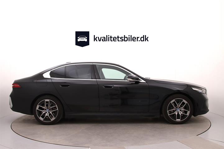 Sort BMW i5 fra 2024