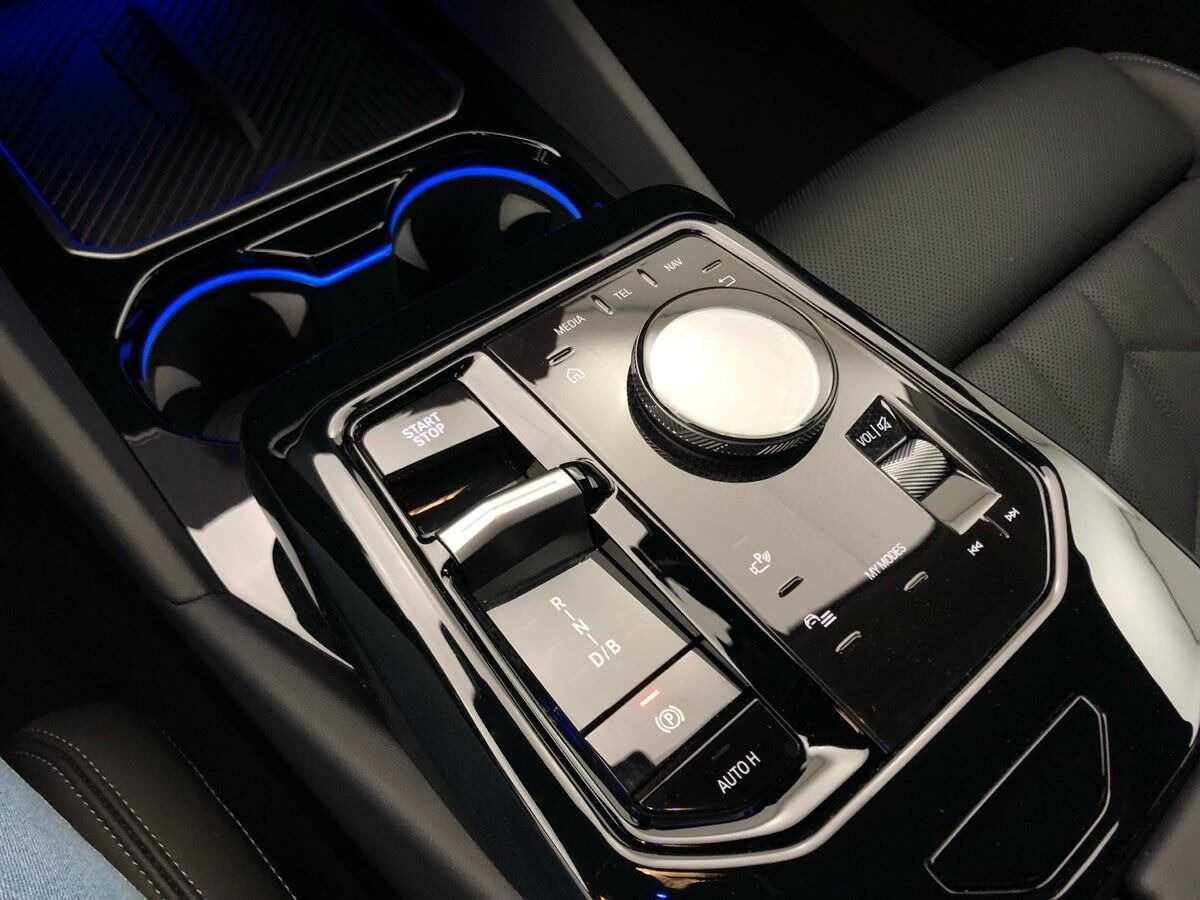 Sort BMW i5 fra 2024
