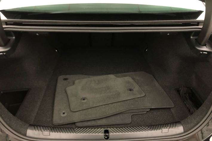 Sort BMW i5 fra 2024