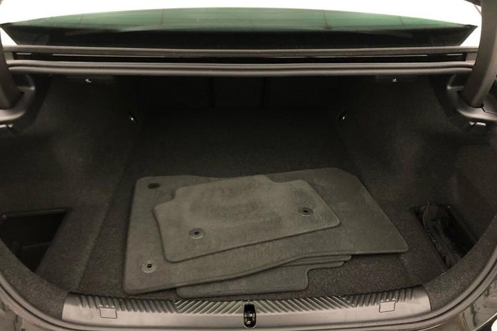 Sort BMW i5 fra 2024