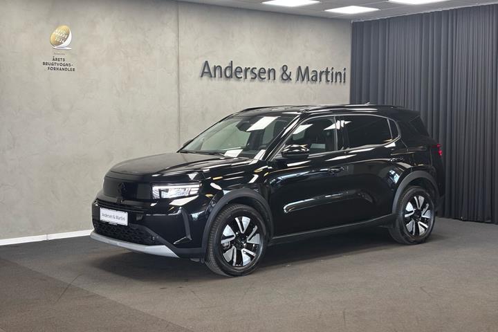 Grå Opel Frontera fra 2025 set udefra