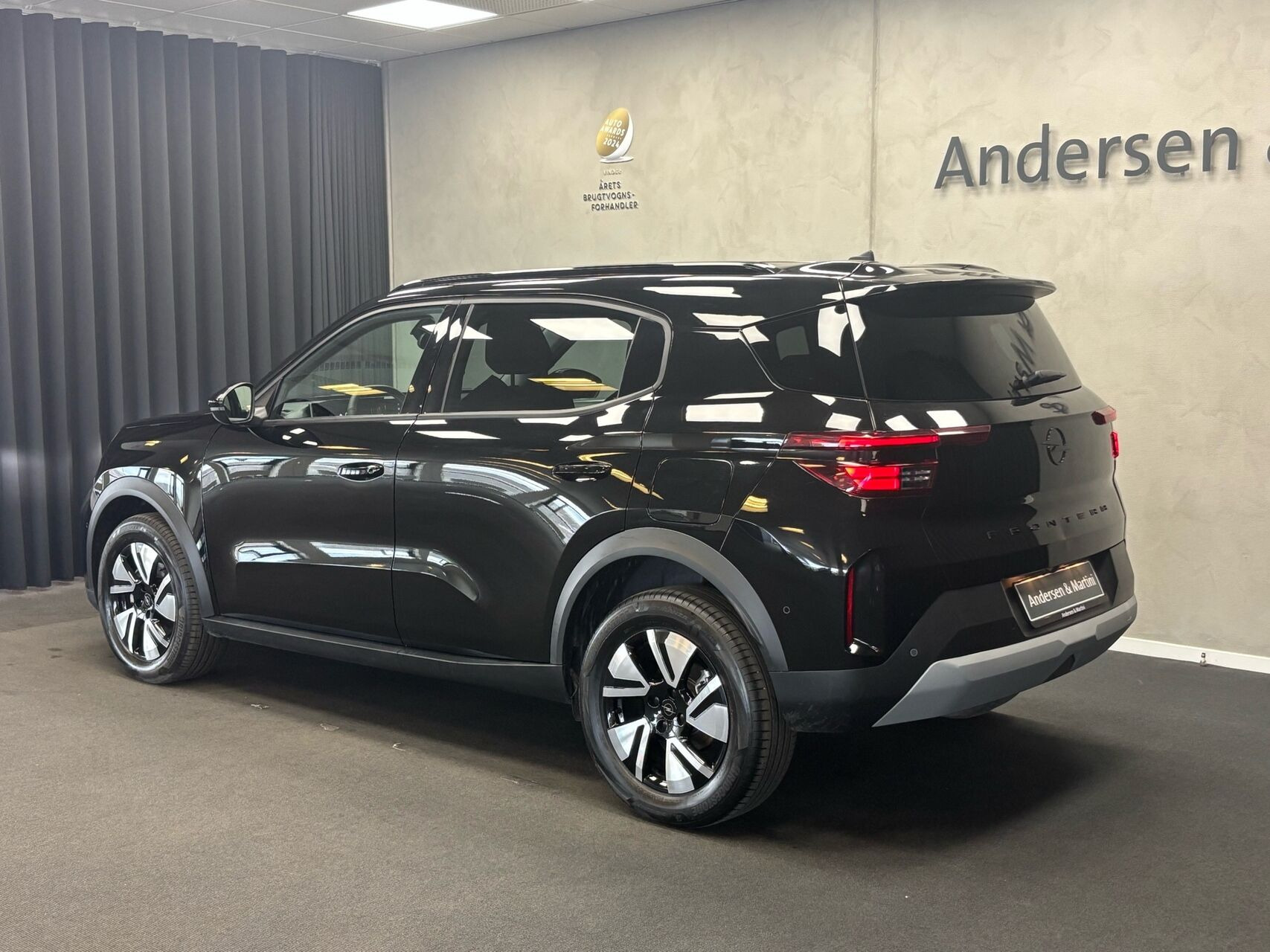 Grå Opel Frontera fra 2025