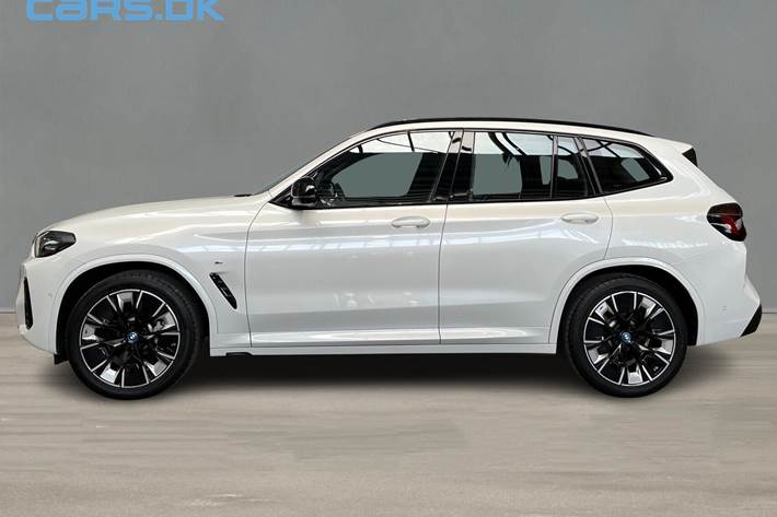 Hvid BMW iX3 fra 2025