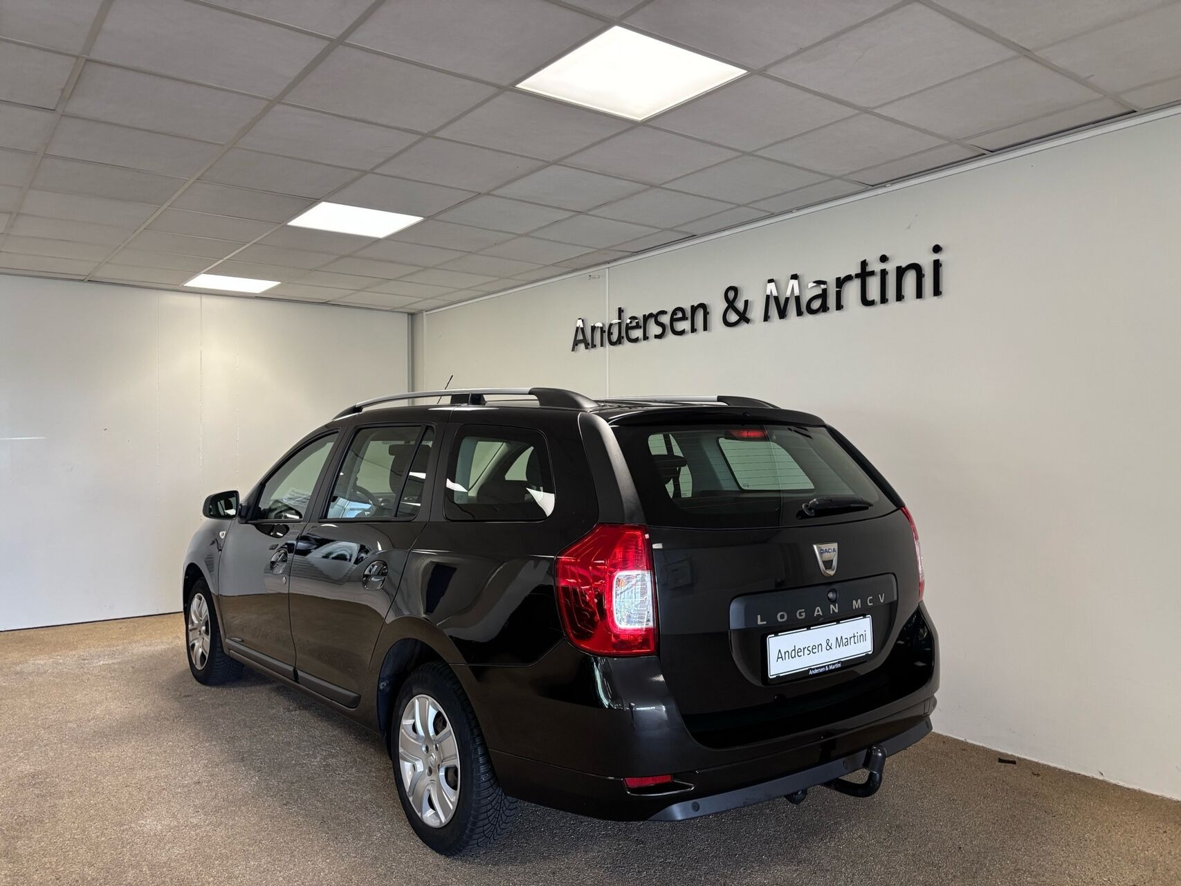 Sort Dacia Logan fra 2020