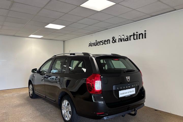 Sort Dacia Logan fra 2020