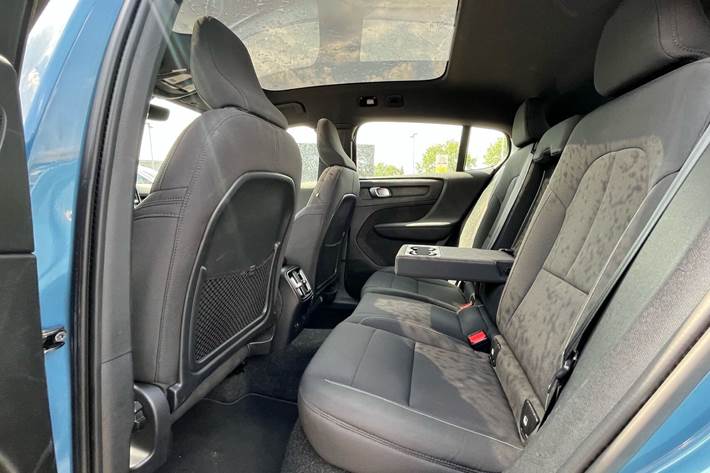 Blå Volvo C40 fra 2023