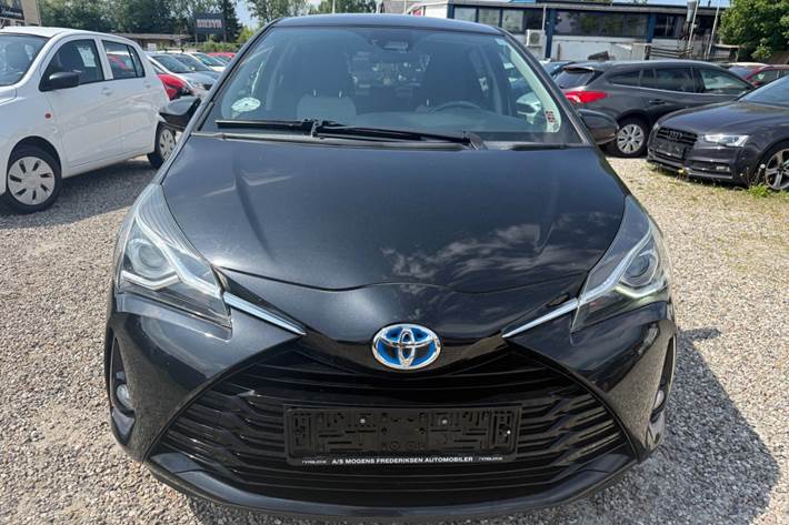 Sort Toyota Yaris fra 2017