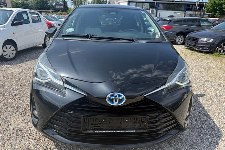 Sort Toyota Yaris fra 2017
