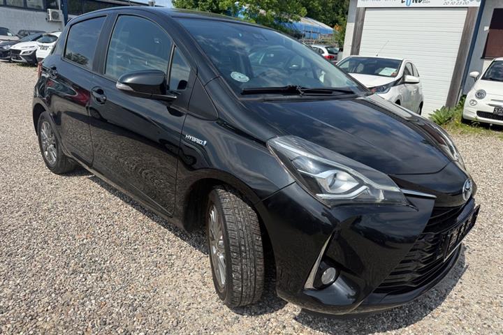 Sort Toyota Yaris fra 2017