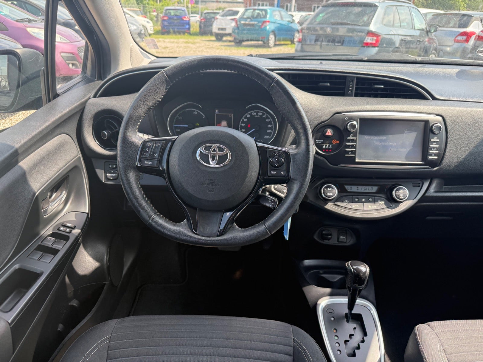 Sort Toyota Yaris fra 2017