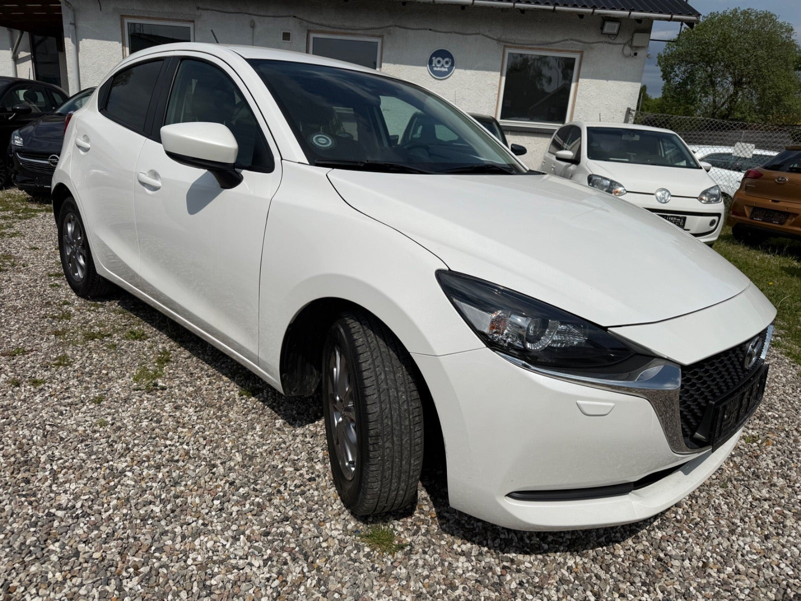 Hvid Mazda 2 fra 2020