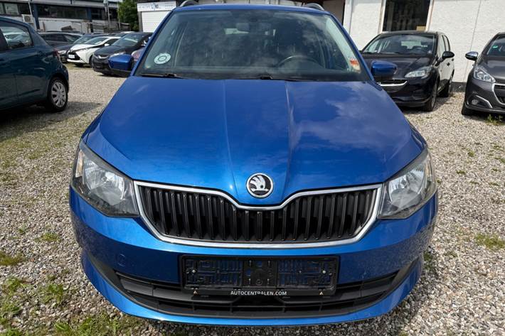 Blå Skoda Fabia fra 2016