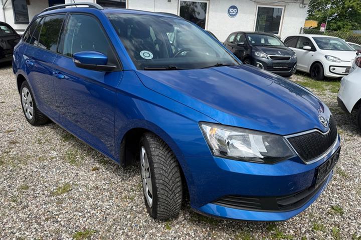 Blå Skoda Fabia fra 2016
