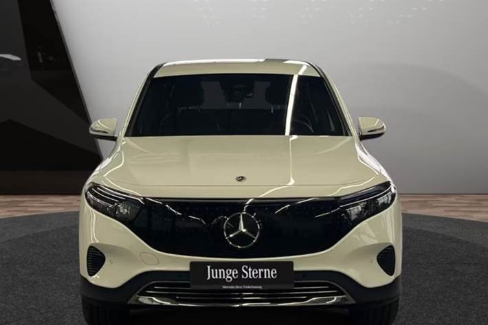Hvid Mercedes EQB250+ fra 2025