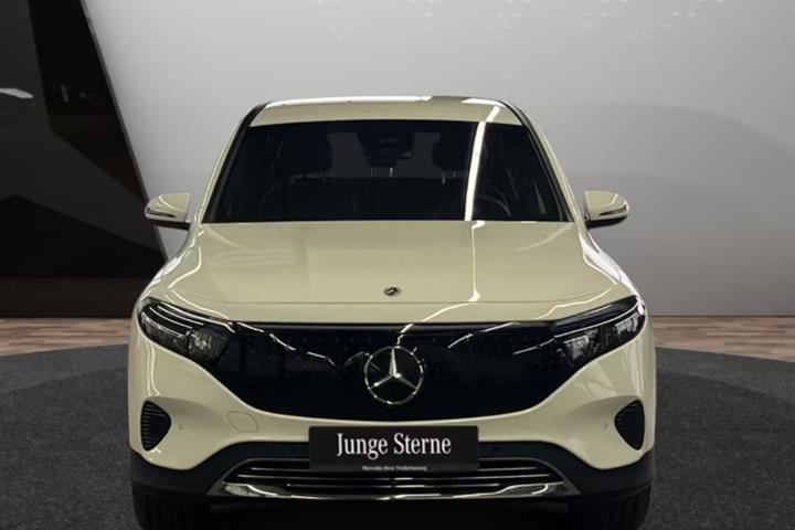 Hvid Mercedes EQB250+ fra 2025