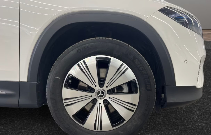 Hvid Mercedes EQB250+ fra 2025