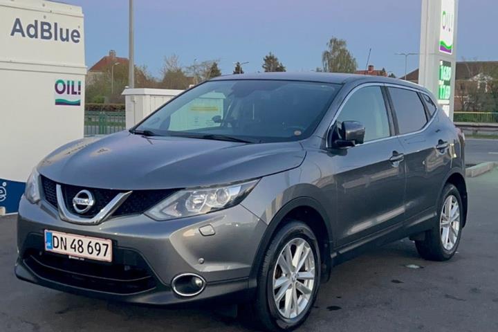 Grå Nissan Qashqai fra 2017