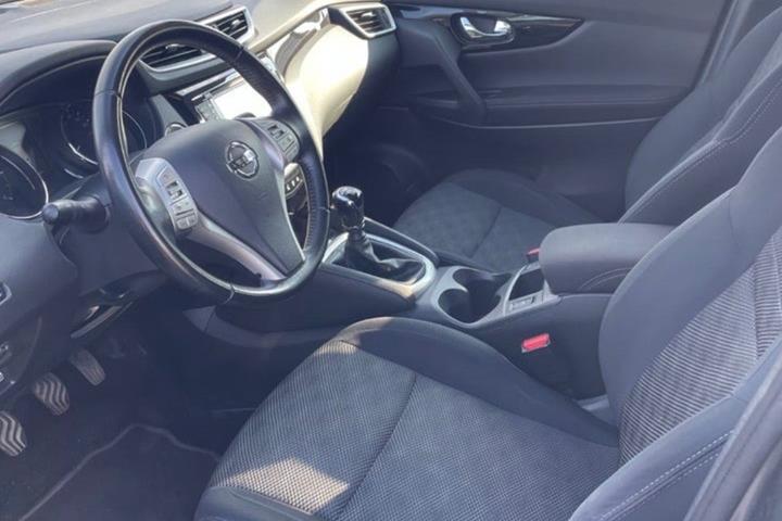 Grå Nissan Qashqai fra 2017