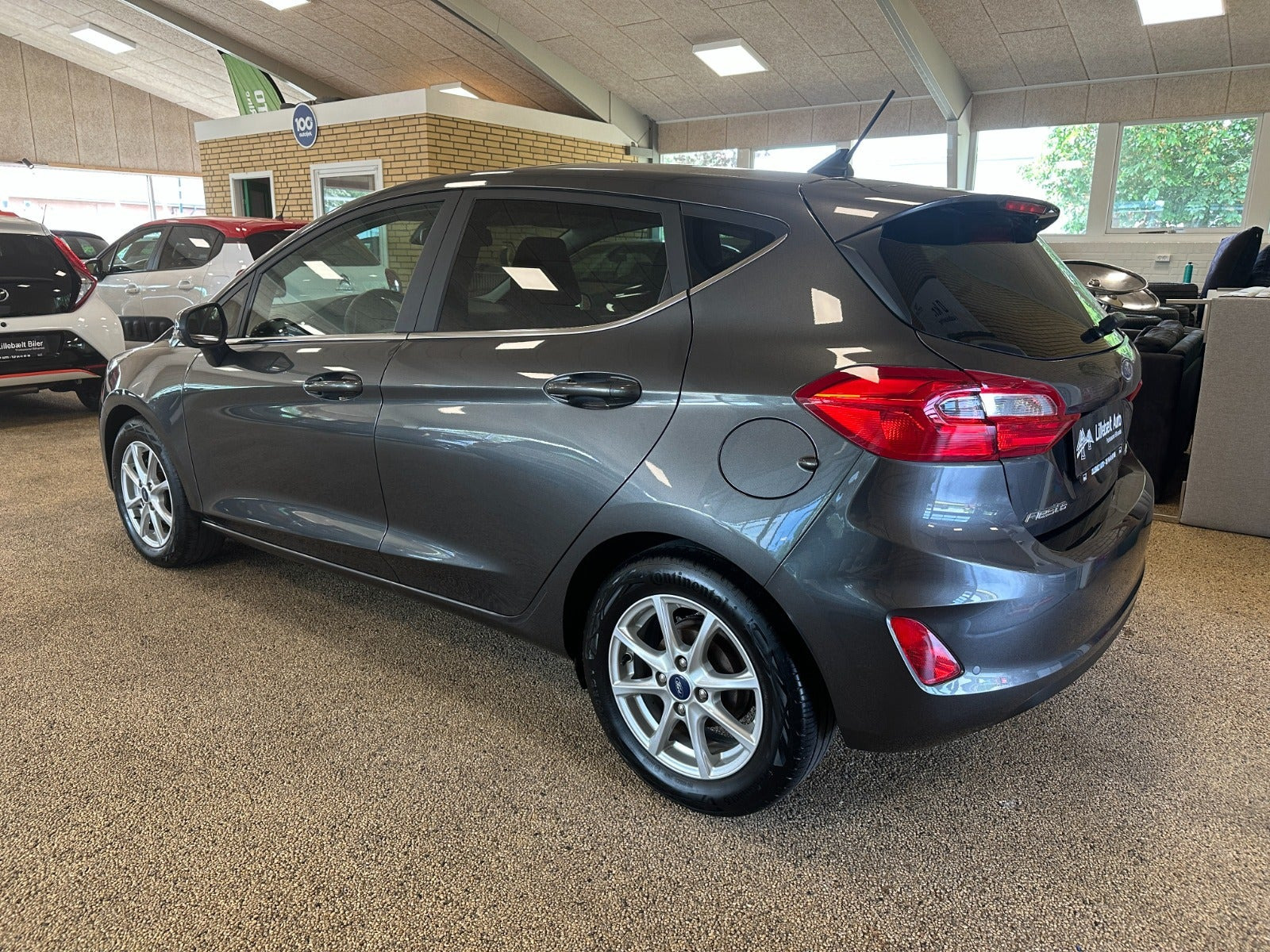 Grå Ford Fiesta fra 2020