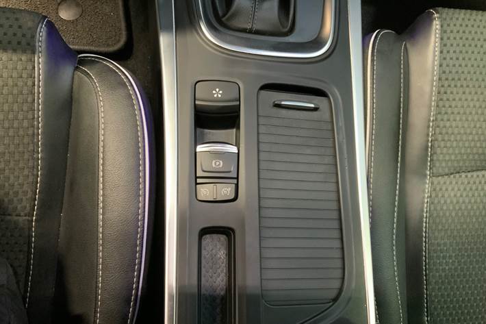 Sort Renault Megane IV fra 2016