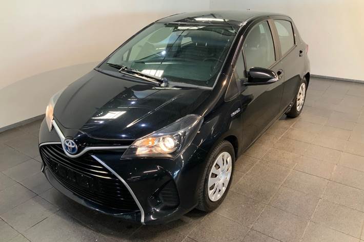 Sort Toyota Yaris fra 2017 set udefra