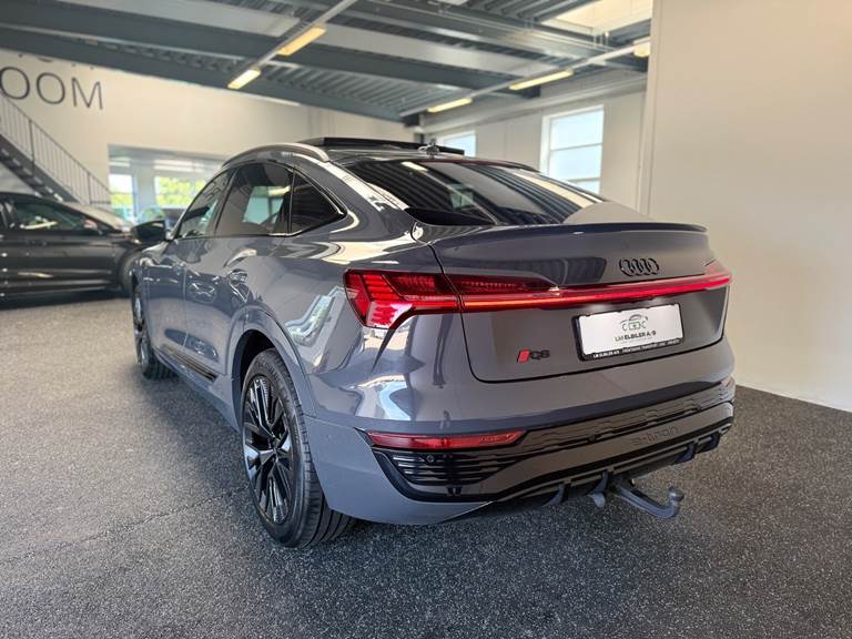 Audi Q8 e-tron 55 S-line Sportback quattro