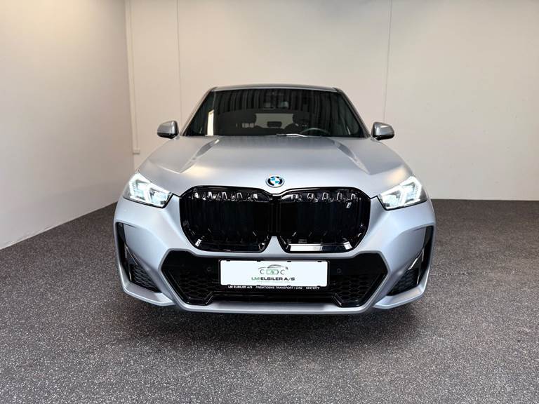 BMW iX1 xDrive30 Fully Charged X-line