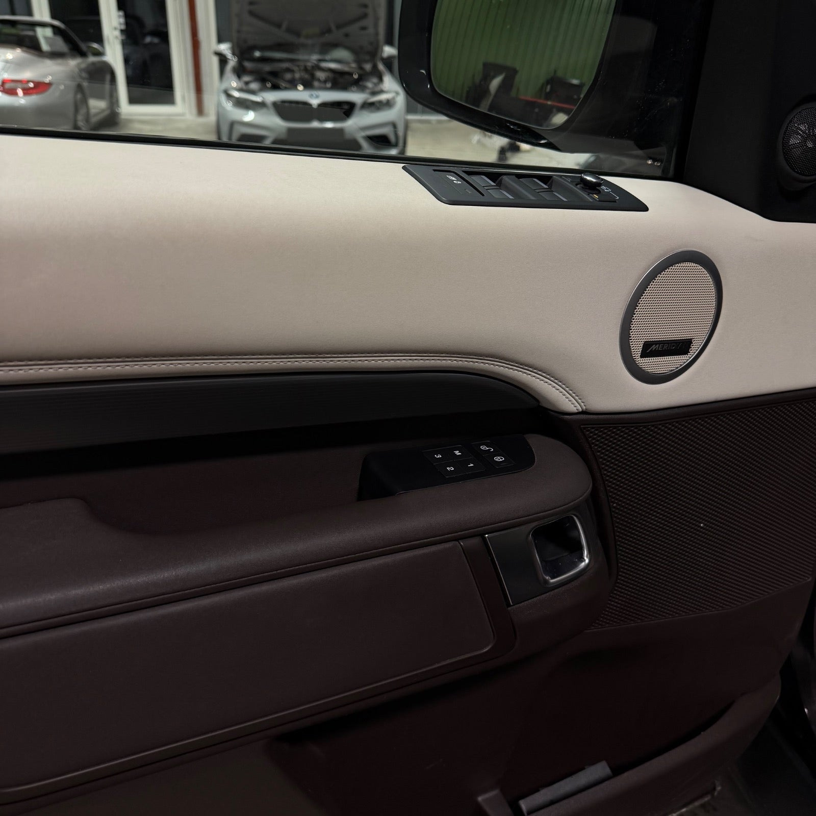 Sort Land Rover Discovery 5 fra 2017