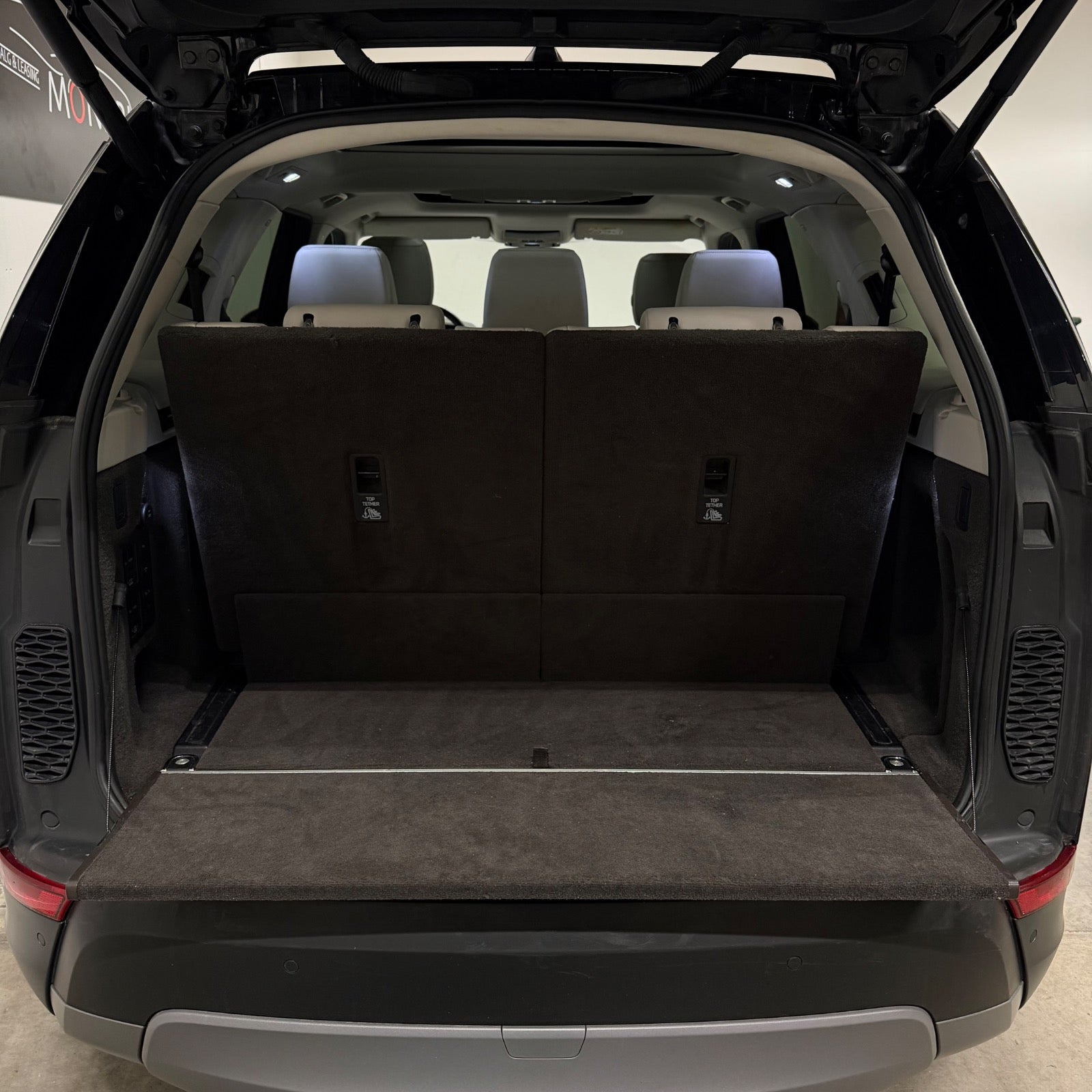 Sort Land Rover Discovery 5 fra 2017