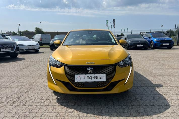 Gul Peugeot e-208 fra 2021