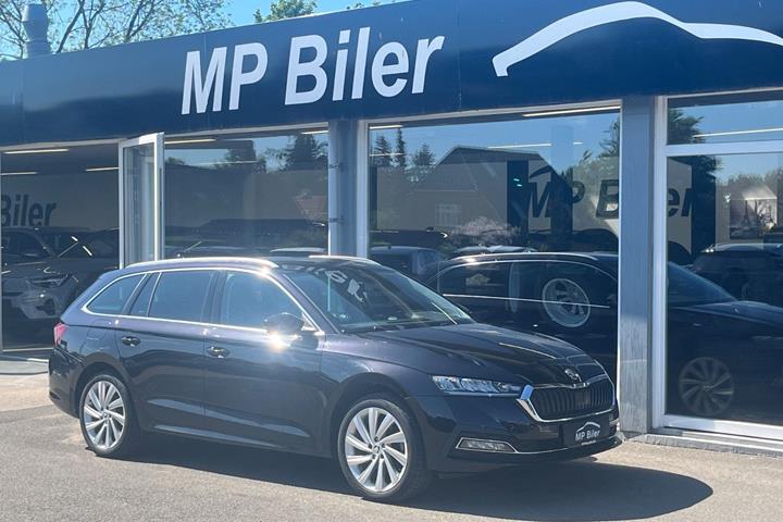 Sort Skoda Octavia fra 2021