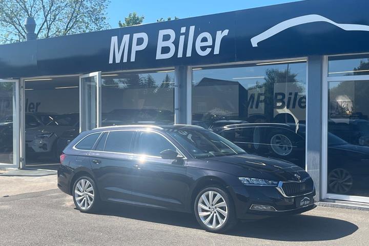 Sort Skoda Octavia fra 2021